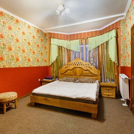 Everest Ivano Frankivsk Bagian luar foto
