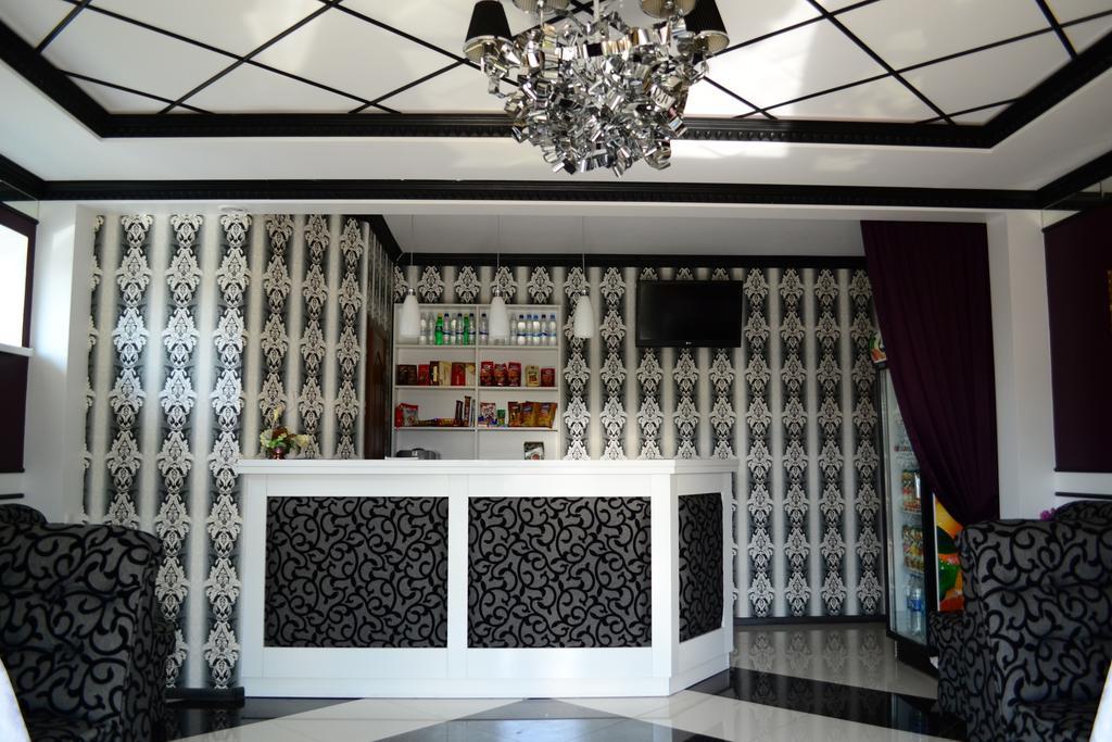Everest Ivano Frankivsk Bagian luar foto