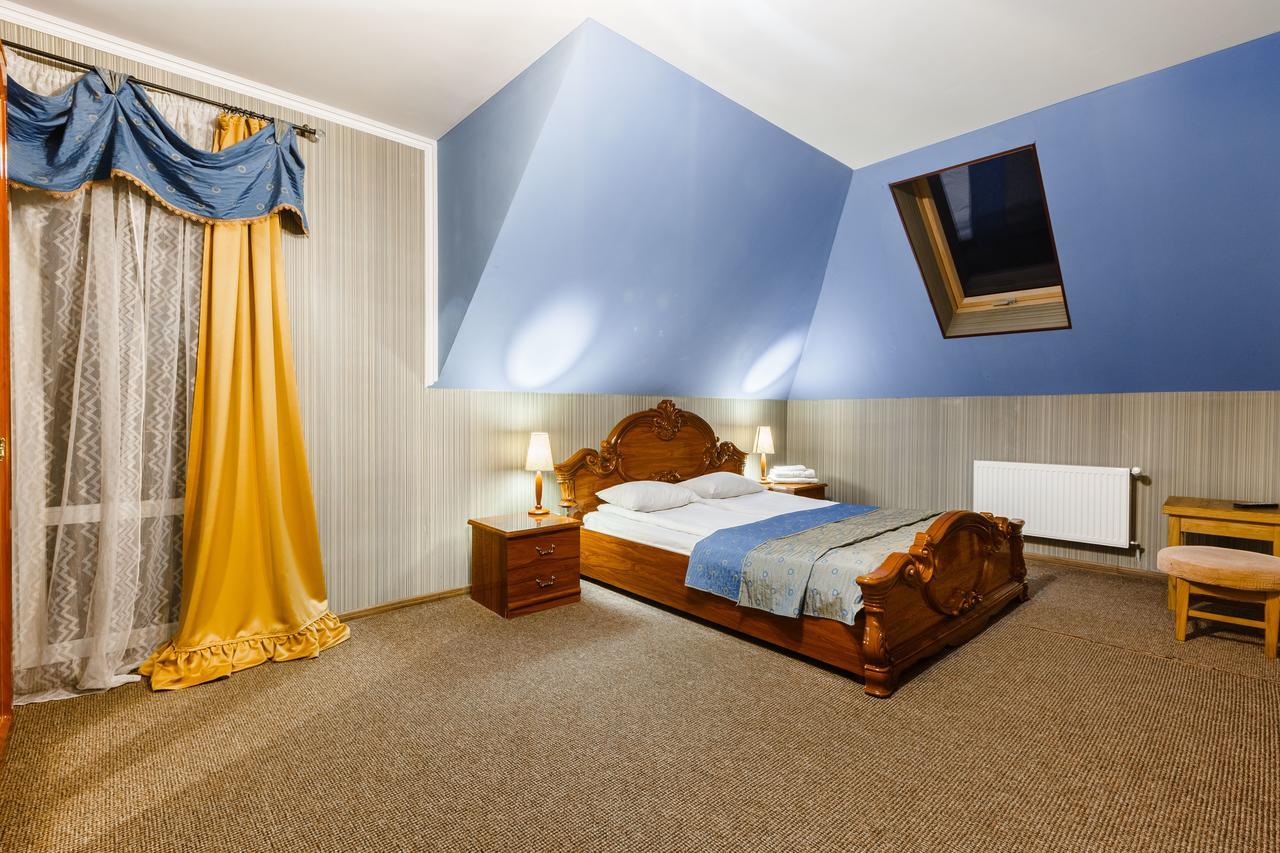 Everest Ivano Frankivsk Bagian luar foto