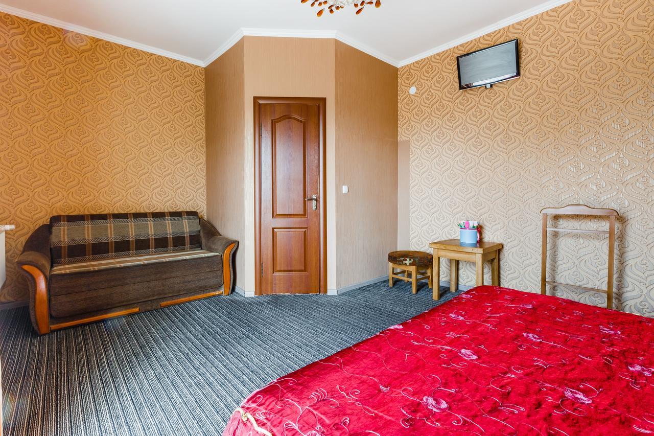 Everest Ivano Frankivsk Bagian luar foto