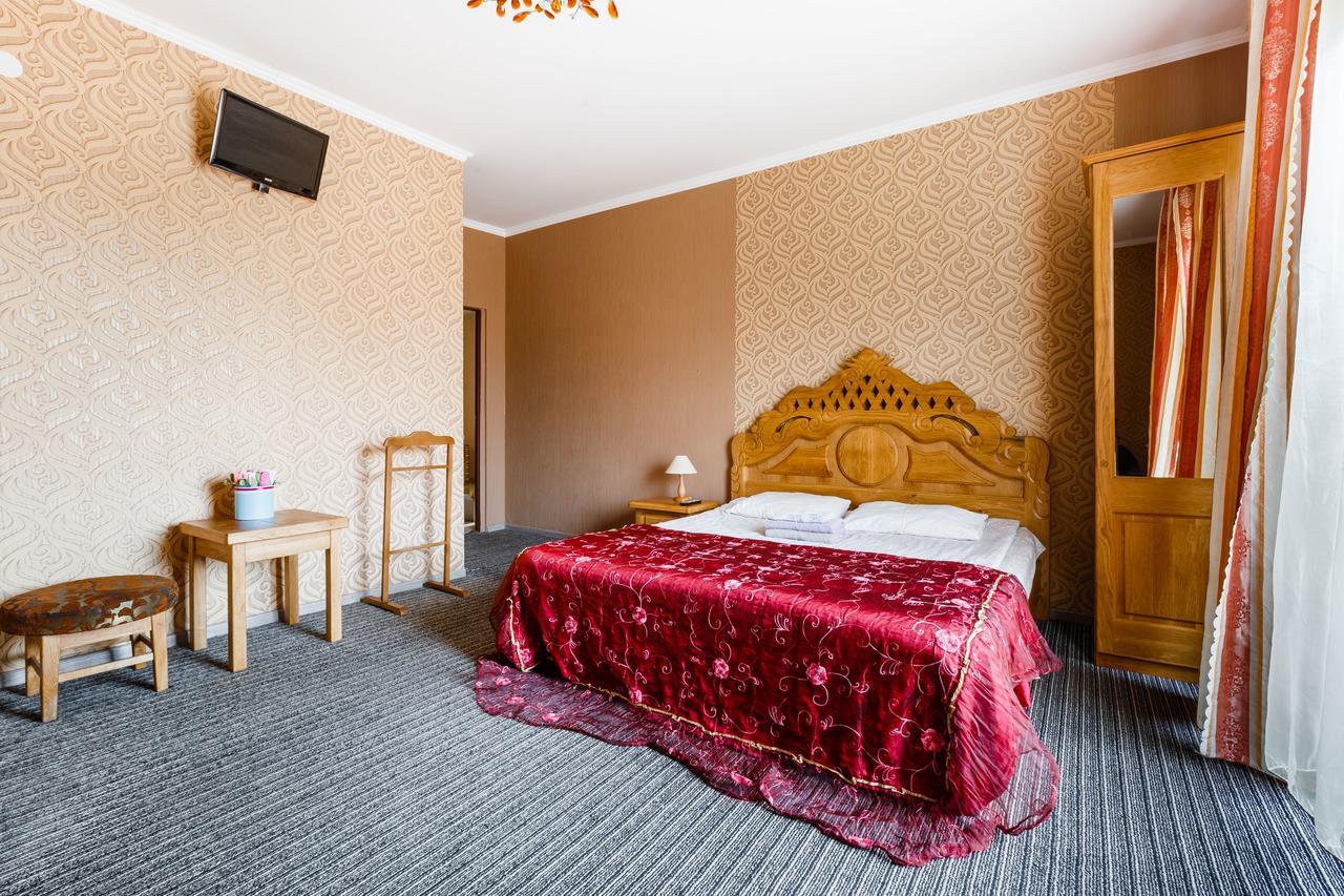 Everest Ivano Frankivsk Bagian luar foto