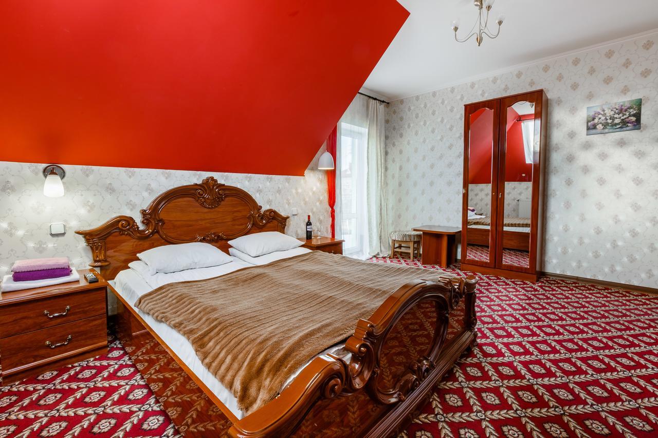 Everest Ivano Frankivsk Bagian luar foto